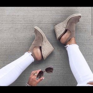 Universal Thread 7.5 Cayla Faux Suede Braided Rope Espadrille Wedge Taupe